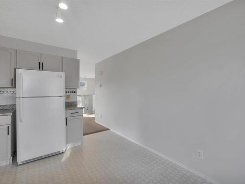 11604 12 Avenue, Edmonton, AB - Indoor Photo Showing Kitchen