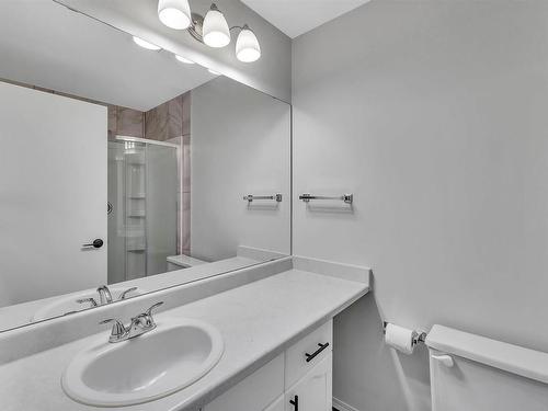 11604 12 Avenue, Edmonton, AB - Indoor Photo Showing Bathroom