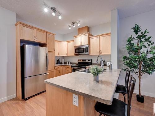 114 511 Queen Street, Spruce Grove, AB - Indoor Photo Showing Kitchen