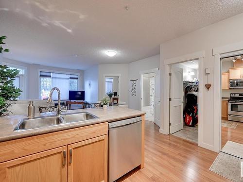 114 511 Queen Street, Spruce Grove, AB - Indoor Photo Showing Kitchen With Double Sink