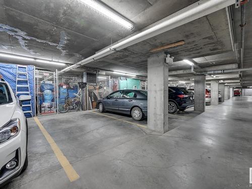 114 511 Queen Street, Spruce Grove, AB - Indoor Photo Showing Garage