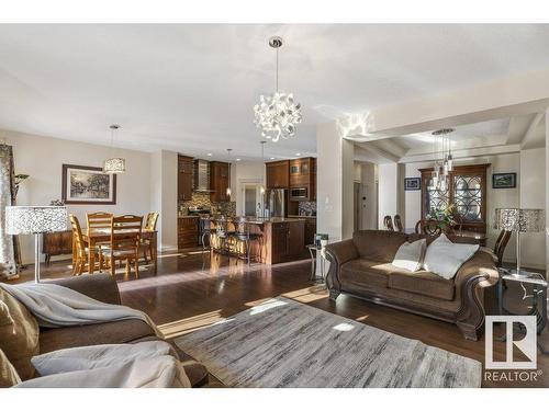 13827 142 Avenue, Edmonton, AB - Indoor Photo Showing Living Room