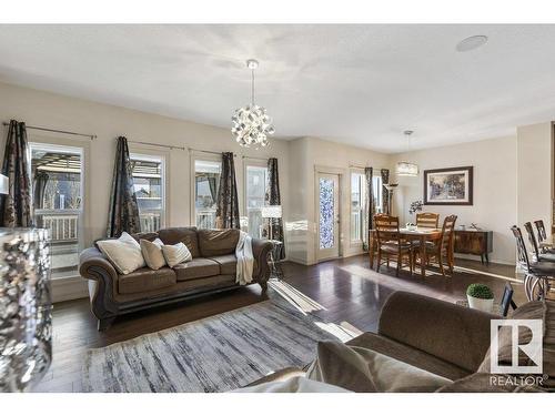 13827 142 Avenue, Edmonton, AB - Indoor Photo Showing Living Room