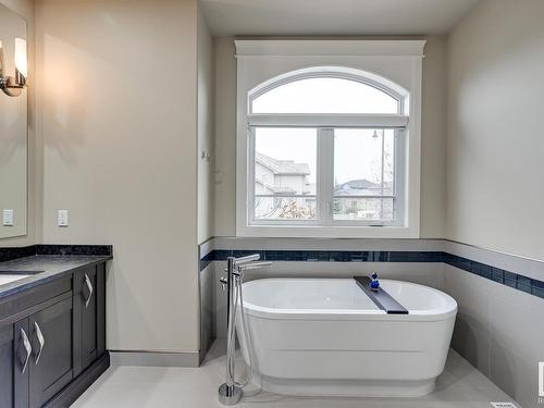 3126 Watson Green, Edmonton, AB - Indoor Photo Showing Bathroom