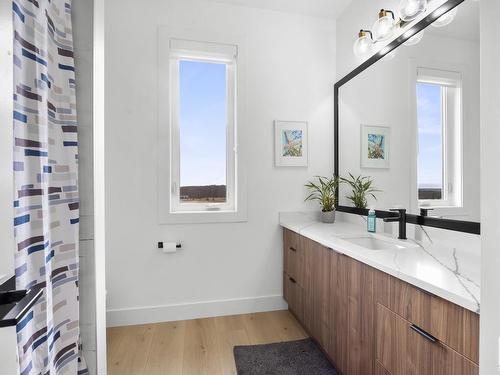 9 1118 Twp Road 534, Rural Parkland County, AB - Indoor Photo Showing Bathroom