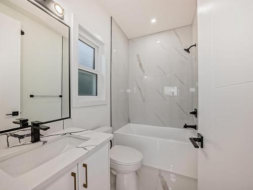 2756 1 Avenue, Edmonton, AB - Indoor Photo Showing Bathroom