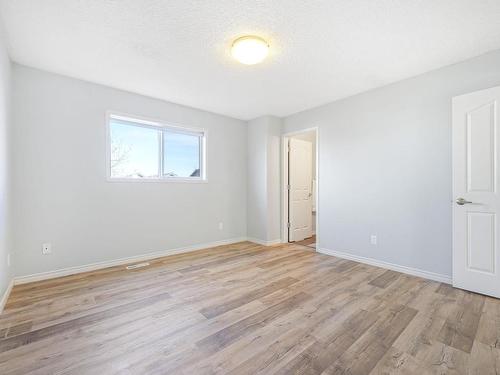 11408 167A Av Nw, Edmonton, AB 