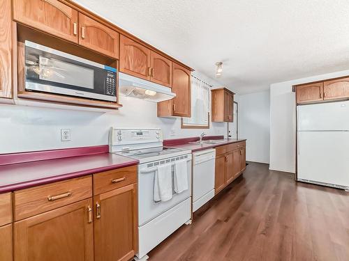 3561 53 Street, Wetaskiwin, AB - Indoor Photo Showing Kitchen