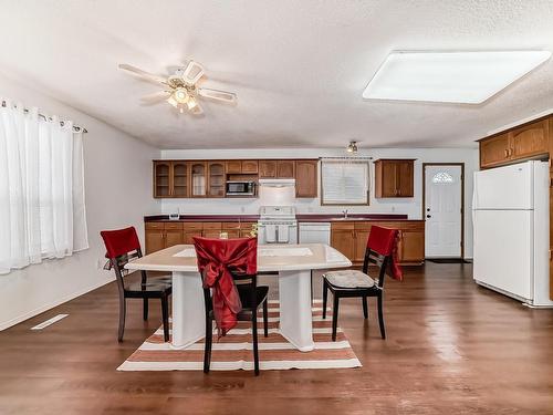 3561 53 Street, Wetaskiwin, AB - Indoor Photo Showing Kitchen