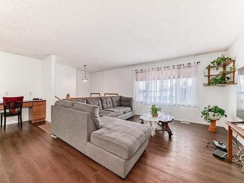 3561 53 Street, Wetaskiwin, AB - Indoor Photo Showing Living Room