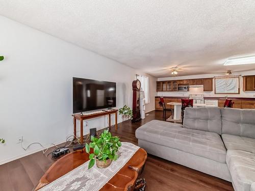 3561 53 Street, Wetaskiwin, AB - Indoor Photo Showing Living Room