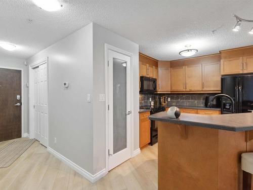 402 9020 Jasper Avenue, Edmonton, AB - Indoor Photo Showing Kitchen