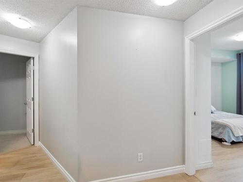 402 9020 Jasper Avenue, Edmonton, AB - Indoor