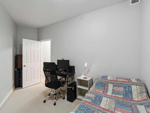 402 9020 Jasper Avenue, Edmonton, AB - Indoor Photo Showing Other Room