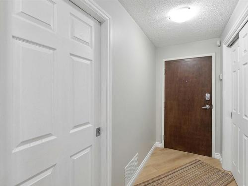 402 9020 Jasper Avenue, Edmonton, AB - Indoor Photo Showing Other Room