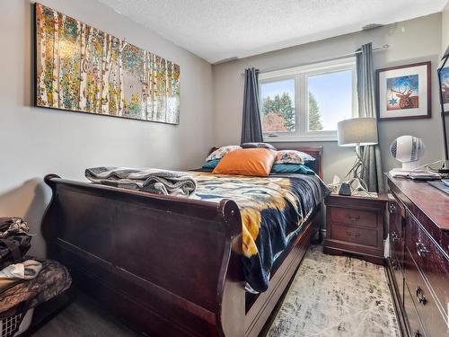 8 Bluebird Cr, Sherwood Park, AB 