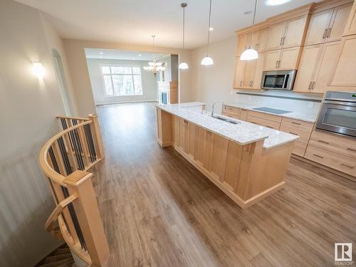 804 Howatt Place, Edmonton, AB - Indoor Photo Showing Kitchen