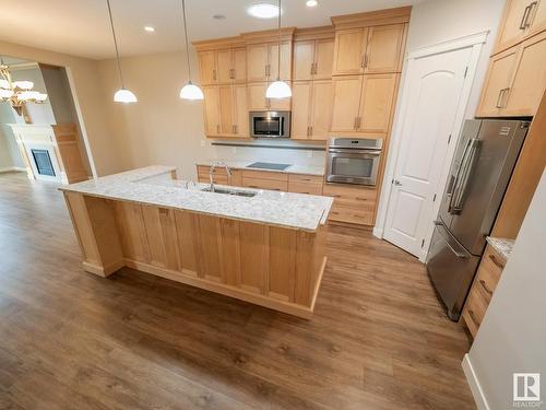 804 Howatt Place, Edmonton, AB - Indoor Photo Showing Kitchen