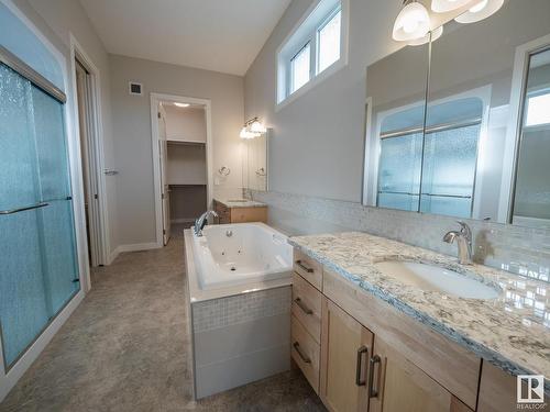 804 Howatt Place, Edmonton, AB - Indoor Photo Showing Bathroom