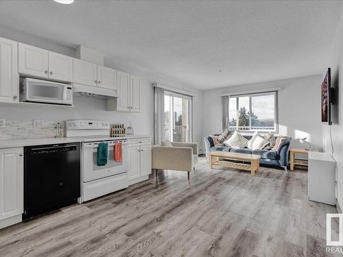 425 7511 171 Street, Edmonton, AB - Indoor Photo Showing Kitchen