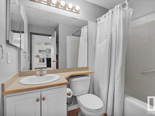 425 7511 171 Street, Edmonton, AB - Indoor Photo Showing Bathroom