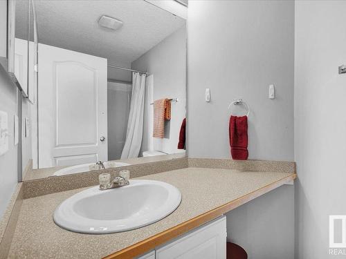 425 7511 171 Street, Edmonton, AB - Indoor Photo Showing Bathroom