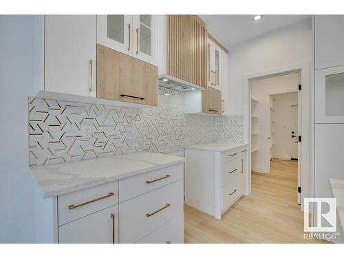 18 Sturtz Place, Leduc, AB - Indoor Photo Showing Kitchen