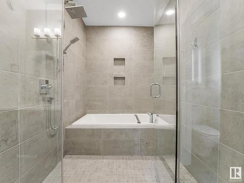 10530 136 Street, Edmonton, AB - Indoor Photo Showing Bathroom