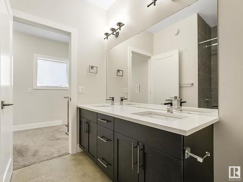 10530 136 Street, Edmonton, AB - Indoor Photo Showing Bathroom