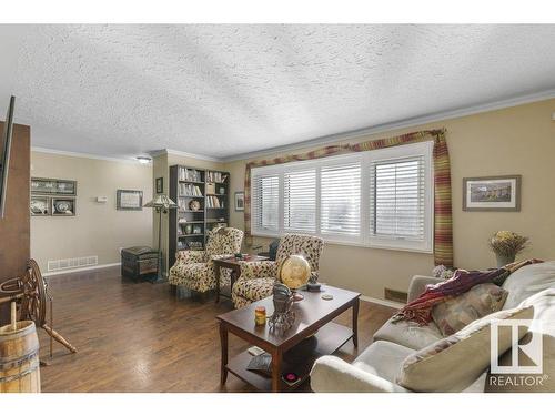 10415 62 Street, Edmonton, AB - Indoor Photo Showing Living Room