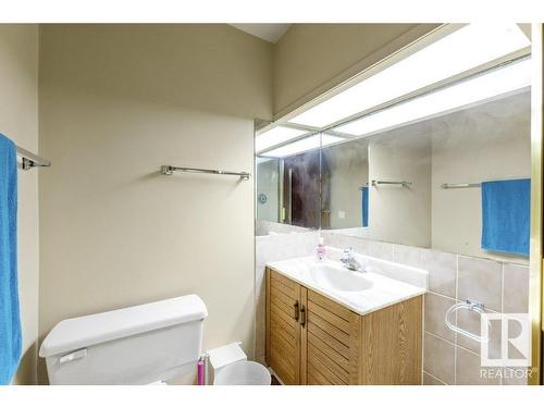 10415 62 Street, Edmonton, AB - Indoor Photo Showing Bathroom