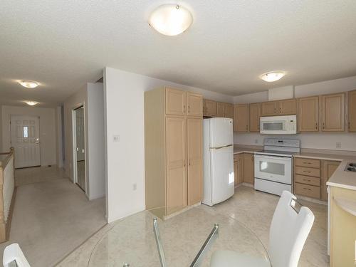 20 308 Jackson Road, Edmonton, AB - Indoor Photo Showing Kitchen