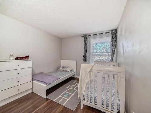 1176 Knottwood Road E, Edmonton, AB - Indoor Photo Showing Bedroom