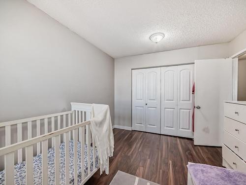 1176 Knottwood Road E, Edmonton, AB - Indoor Photo Showing Bedroom