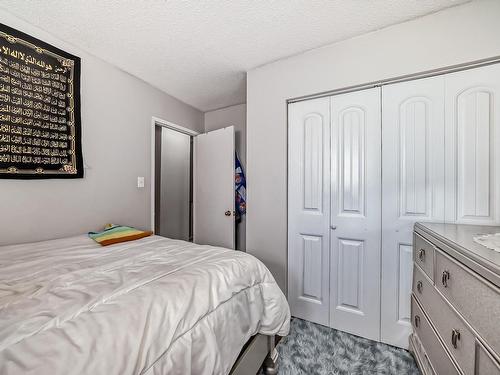 1176 Knottwood Road E, Edmonton, AB - Indoor Photo Showing Bedroom