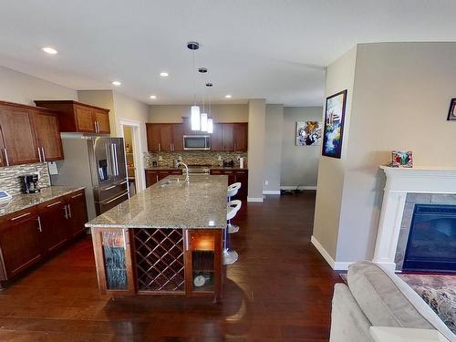 7706 20A Avenue, Edmonton, AB - Indoor Photo Showing Kitchen