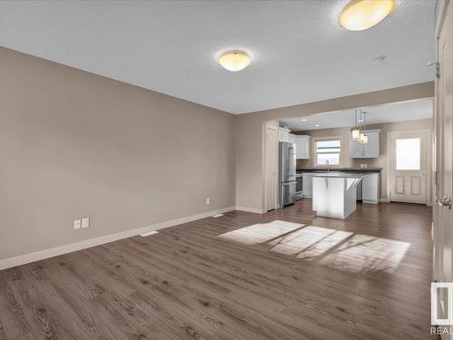 25 2121 Haddow Drive, Edmonton, AB - Indoor