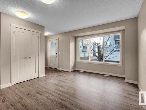 25 2121 Haddow Drive, Edmonton, AB - Indoor Photo Showing Other Room