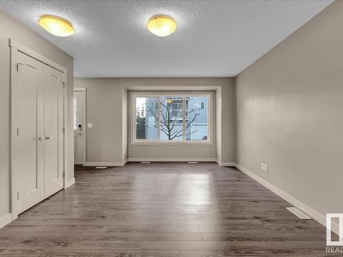 25 2121 Haddow Drive, Edmonton, AB - Indoor Photo Showing Other Room