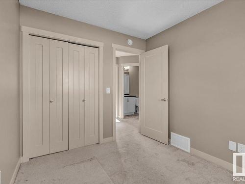 25 2121 Haddow Drive, Edmonton, AB - Indoor Photo Showing Other Room