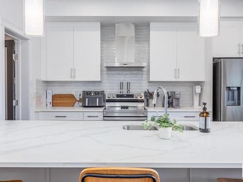 75 Redspur Drive, St. Albert, AB - Indoor Photo Showing Kitchen