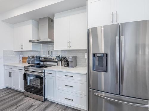 75 Redspur Drive, St. Albert, AB - Indoor Photo Showing Kitchen