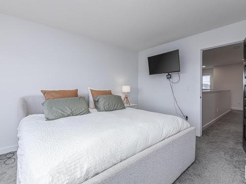 75 Redspur Drive, St. Albert, AB - Indoor Photo Showing Bedroom