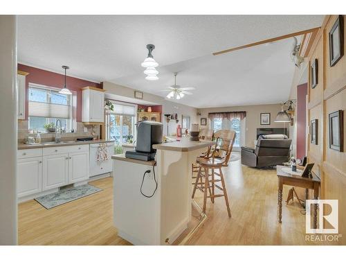 309-7001 Northview Drive, Wetaskiwin, AB - Indoor Photo Showing Kitchen With Double Sink