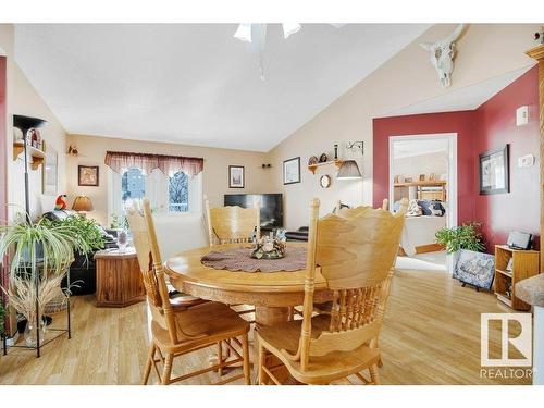 309-7001 Northview Drive, Wetaskiwin, AB - Indoor Photo Showing Dining Room