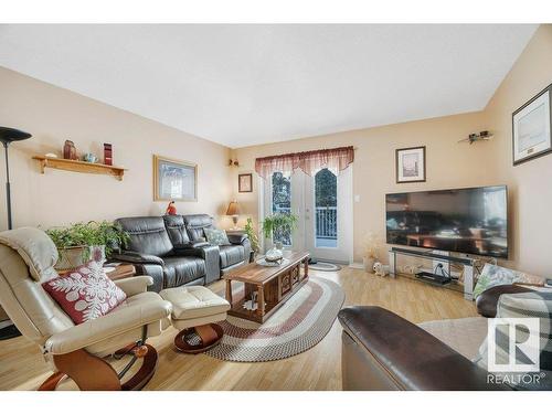 309-7001 Northview Drive, Wetaskiwin, AB - Indoor Photo Showing Living Room