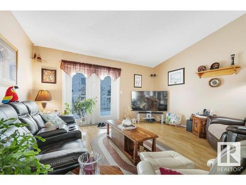 309-7001 Northview Drive, Wetaskiwin, AB - Indoor Photo Showing Living Room