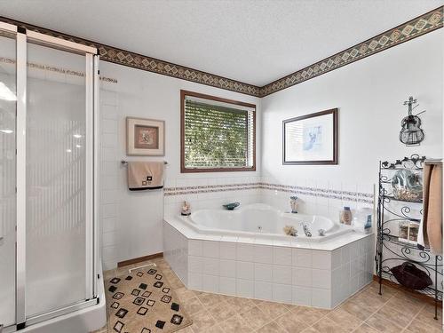 11415 9 Avenue, Edmonton, AB - Indoor Photo Showing Bathroom