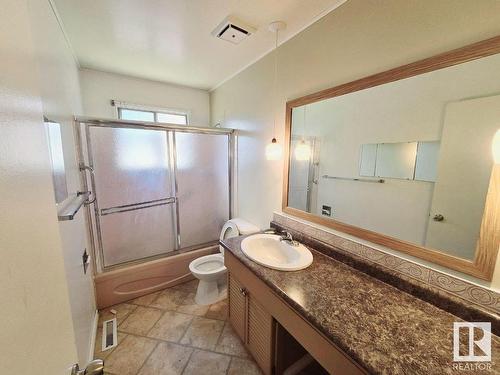 14316 71 Street, Edmonton, AB - Indoor Photo Showing Bathroom