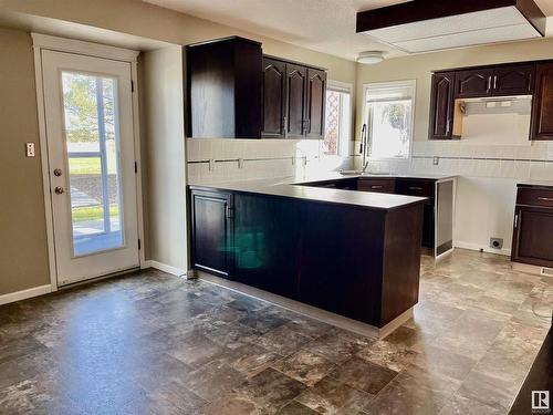 5909 43A Street, Vegreville, AB - Indoor Photo Showing Kitchen